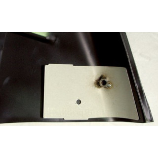 Tôle d'aile pour fixation ceinture D